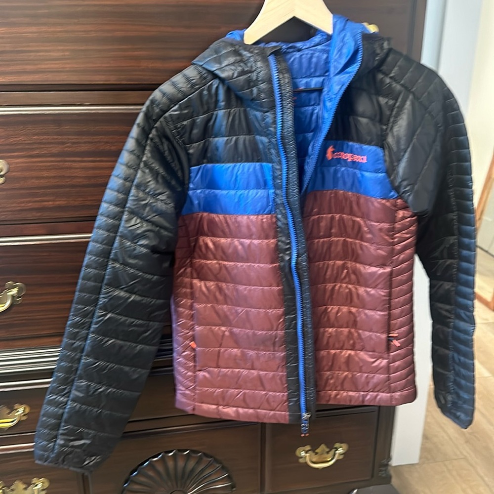 Cotopaxi Capa insulated hooded jacket, XS, black, blue, maroon